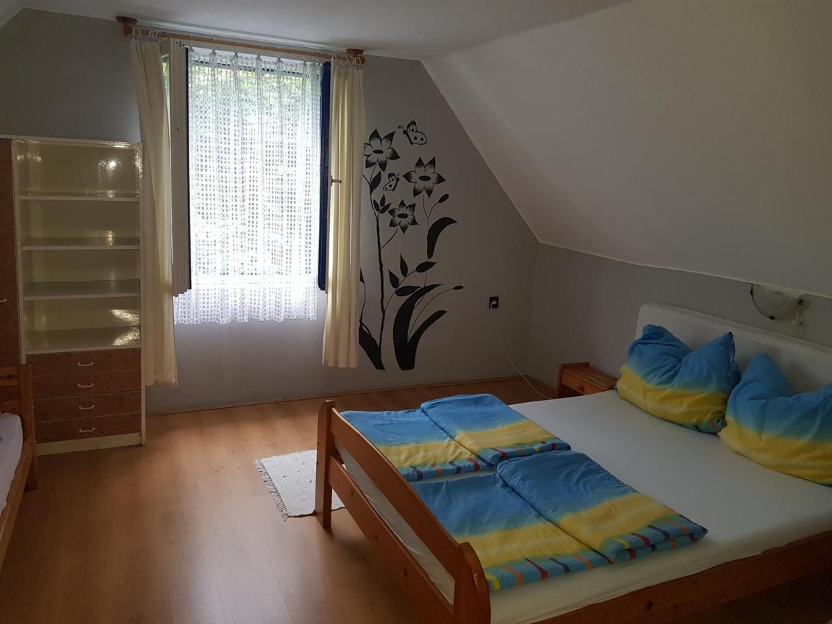 Aron Apartman Badacsonytomaj Exterior photo